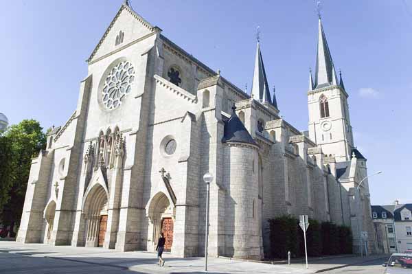 Eglise rue de l' 2004 06 004