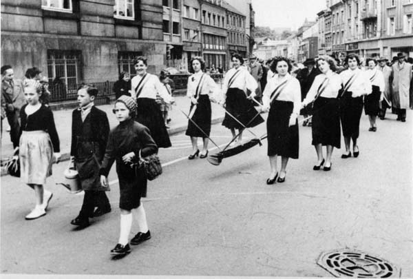 fahnenweihe19560610003