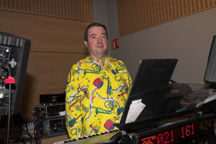 fues_revue2006030004