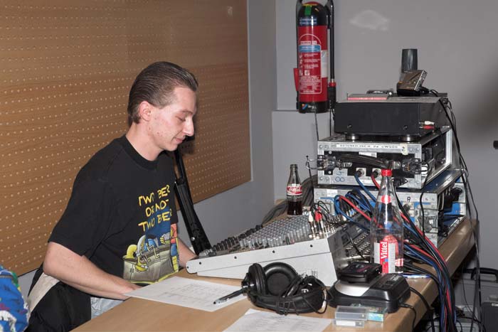 fues_revue2006030007