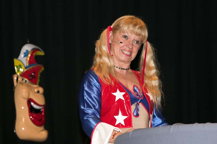 fues_revue2006030054