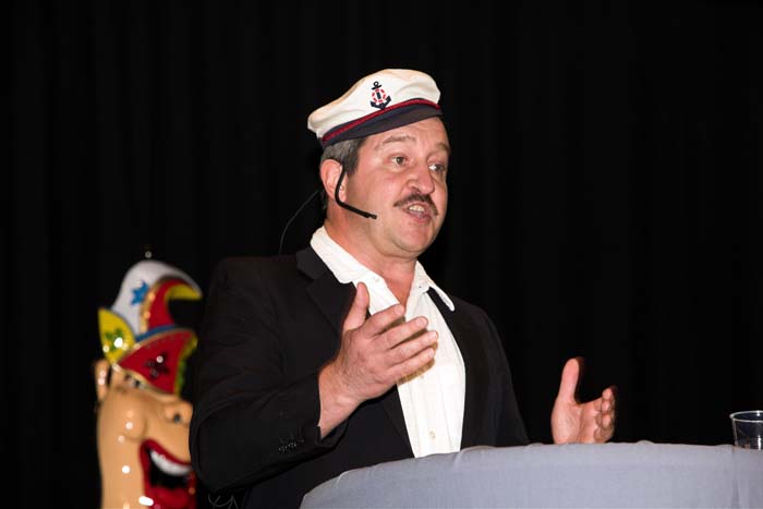 fues_revue2006030068