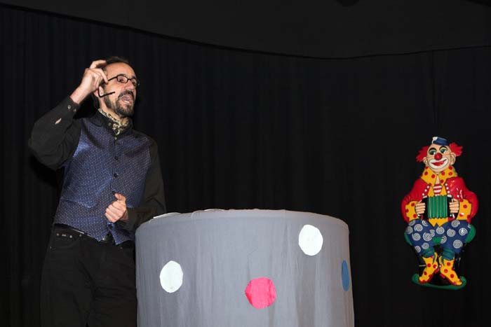 fues_revue2006030079