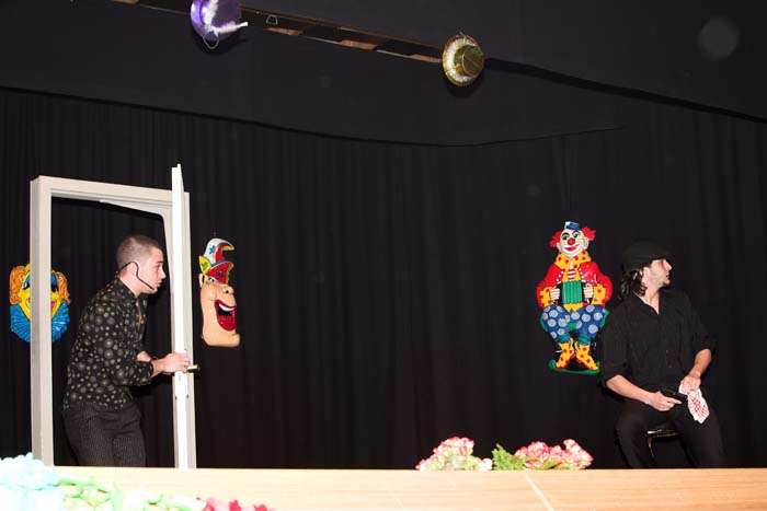 fues_revue2006030088