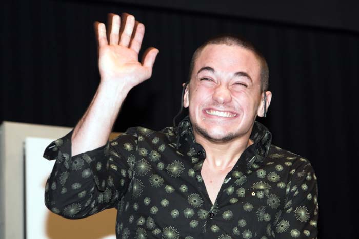 fues_revue2006030090