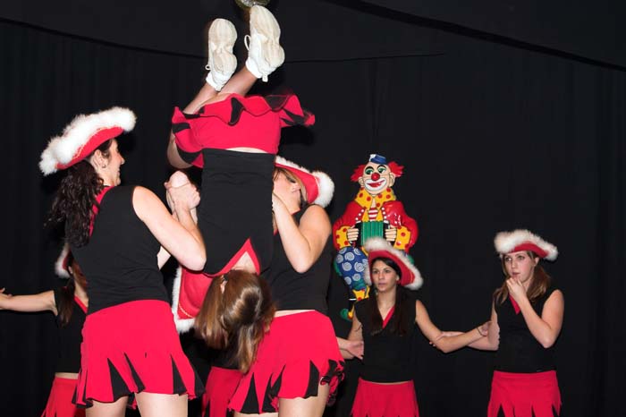 fues_revue2006030095