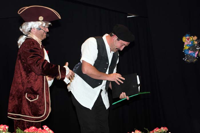 fues_revue2006030103