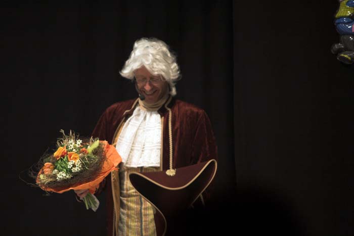 fues_revue2006030121