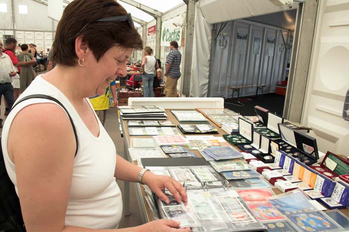 marchepuces200606005