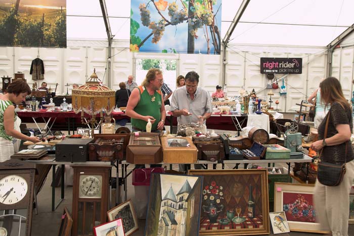 marchepuces200606009