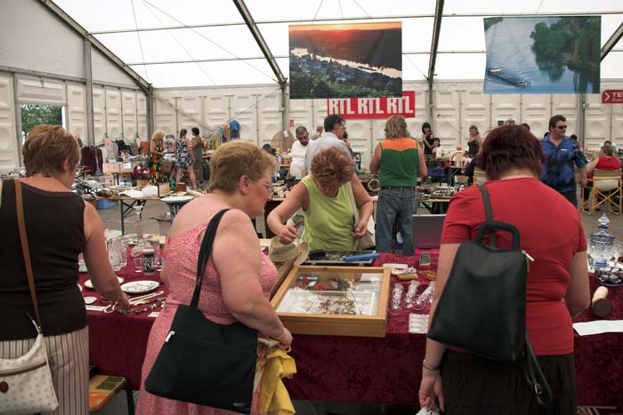 marchepuces200606014