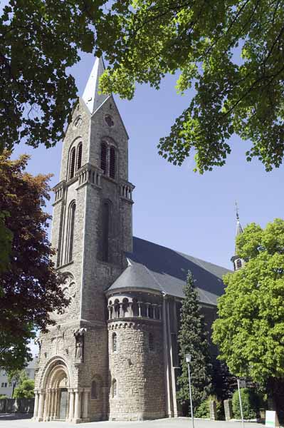Eglise St Henri 2004 05 004