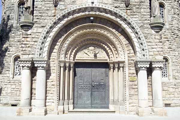 Eglise St Henri 2004 05 010