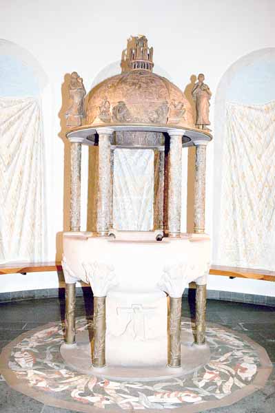 Eglise St Henri 2004 05 024