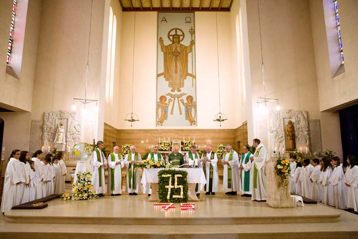 sacrecoeur75anniv200709057