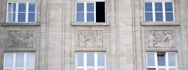 hotel de ville place 2004 05 015