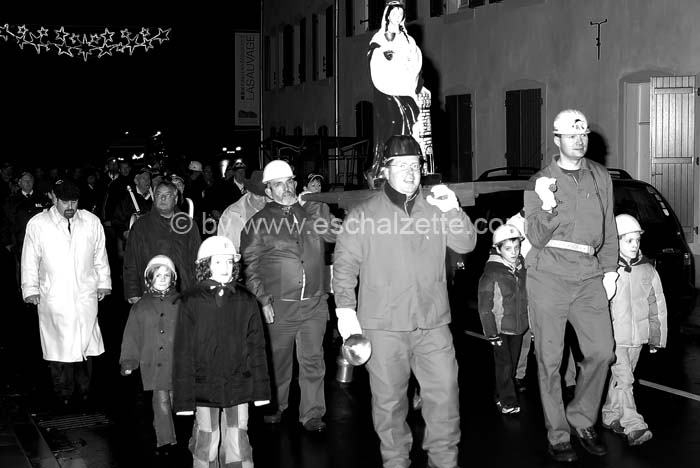 20061204stebarbedhoil003