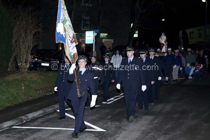 20061204stebarbedhoil003