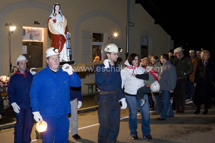 20061204stebarbedhoil004