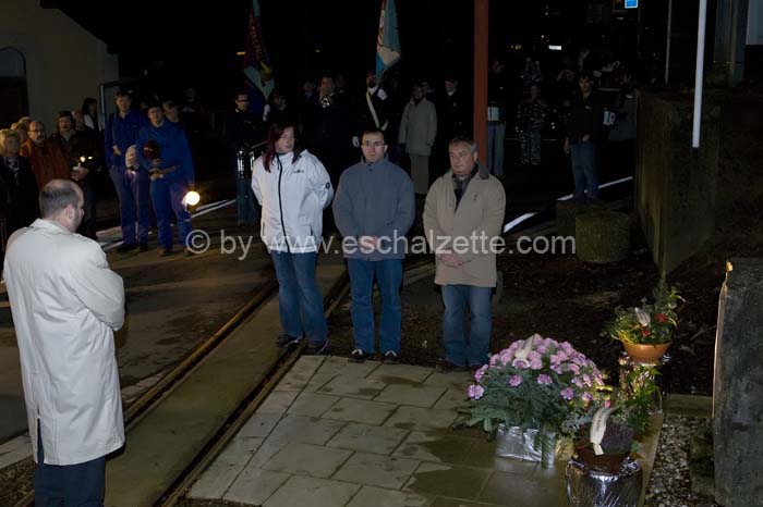 20061204stebarbedhoil008