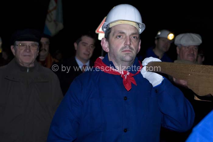 20061204stebarbedhoil019