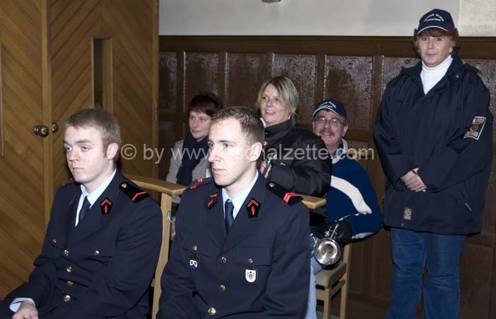 20061204stebarbedhoil041