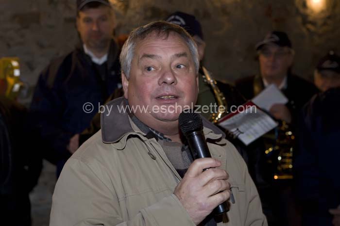 20061204stebarbedhoil064