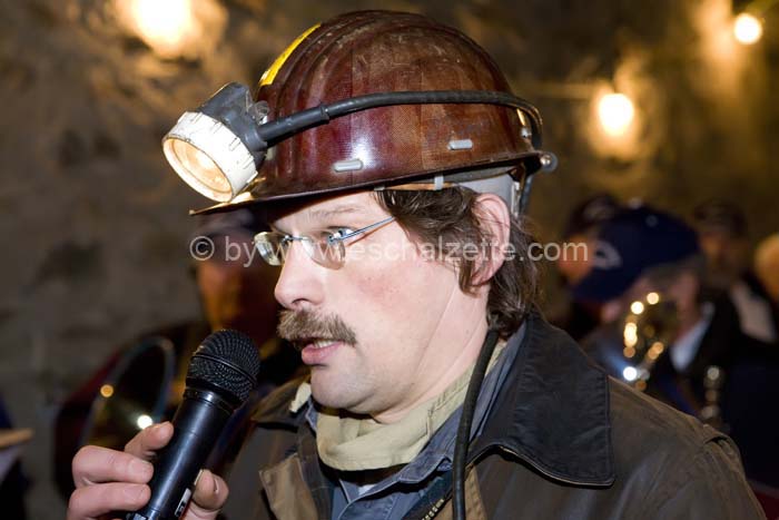 20061204stebarbedhoil069