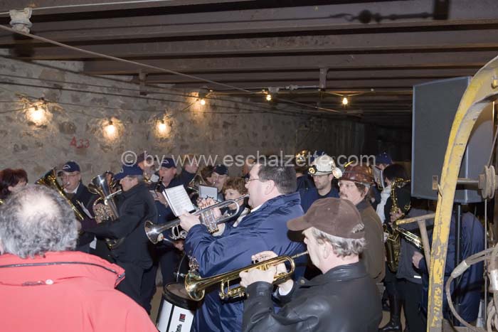 20061204stebarbedhoil070