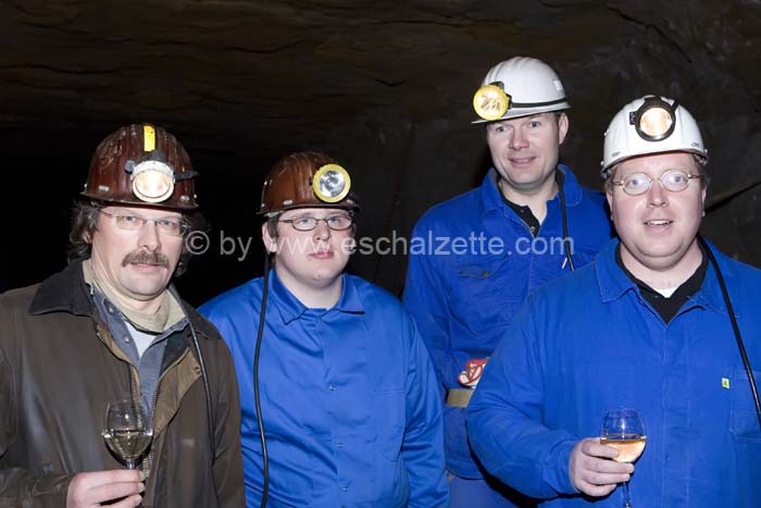 20061204stebarbedhoil071