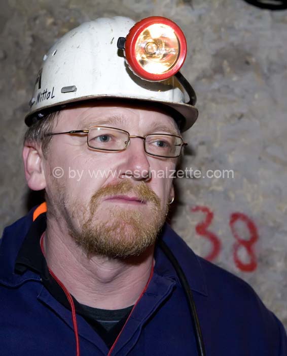 20061204stebarbedhoil083