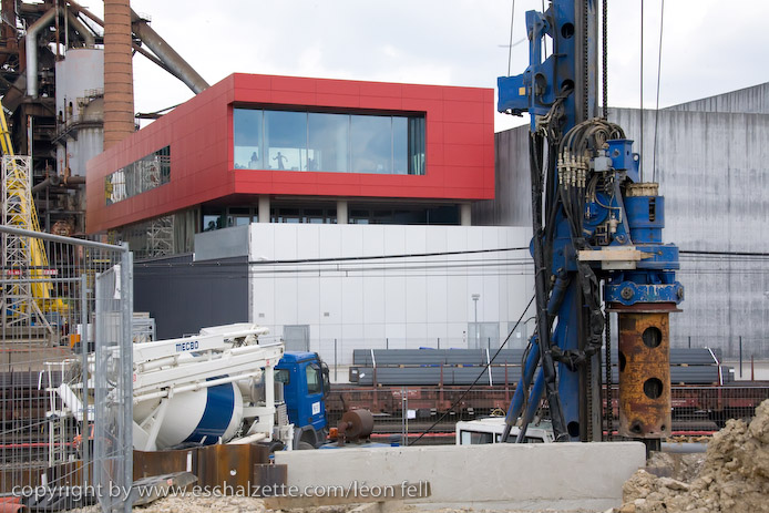 20081120gare_belval_plaza006