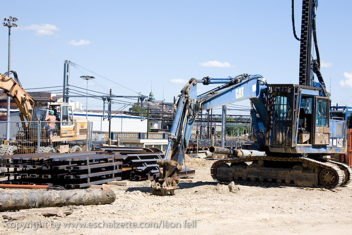 20081120gare_belval_plaza009