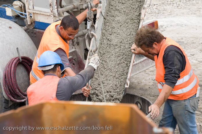 20081120gare_belval_plaza025