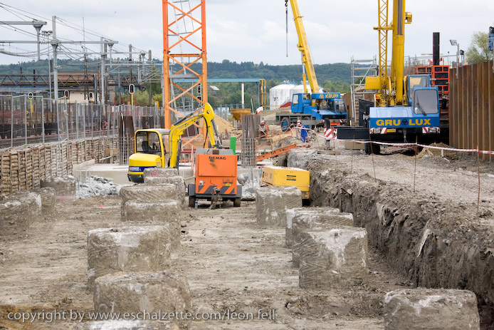 20081120gare_belval_plaza037