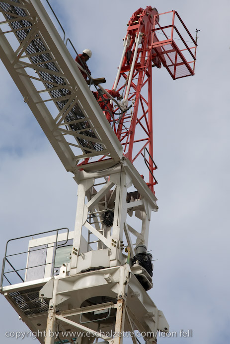 20081120gare_belval_plaza041