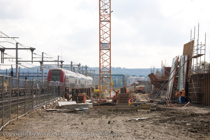 20081120gare_belval_plaza042