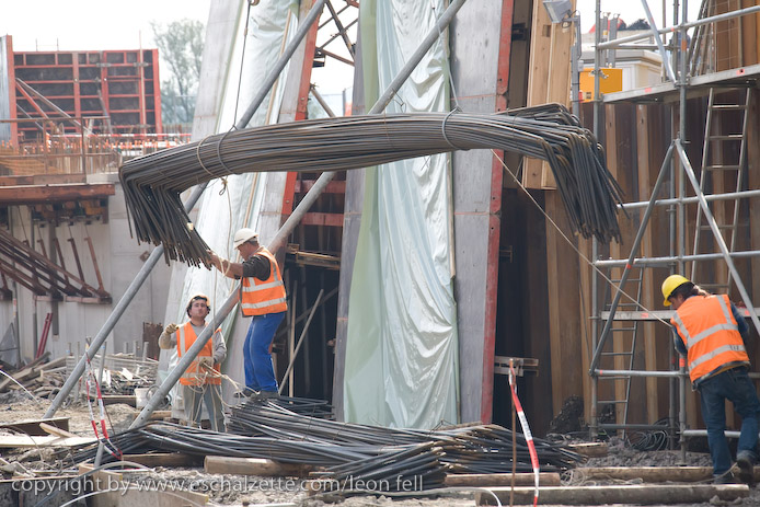 20081120gare_belval_plaza045