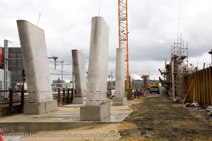 20081120gare_belval_plaza047