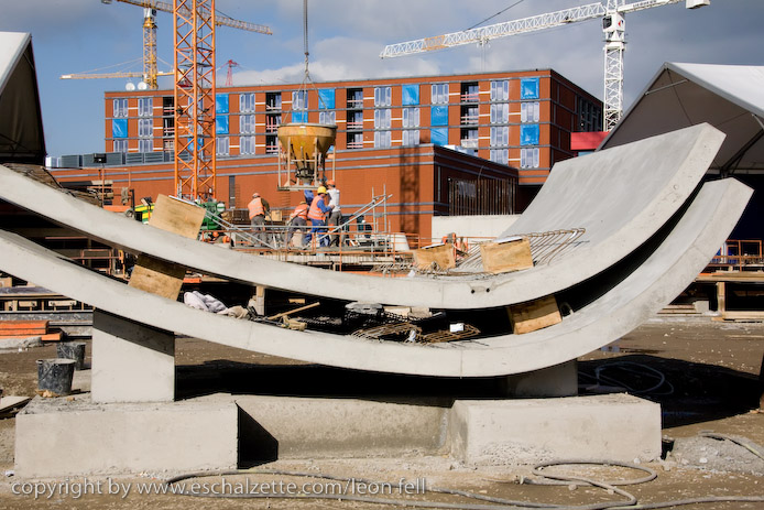 20081120gare_belval_plaza060