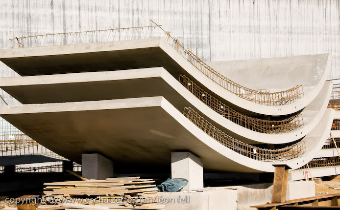 20081120gare_belval_plaza061