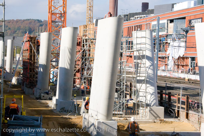 20081120gare_belval_plaza065