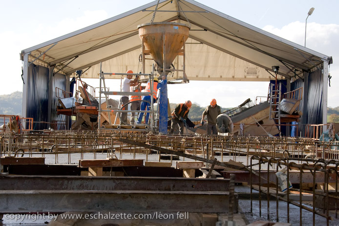 20081120gare_belval_plaza066