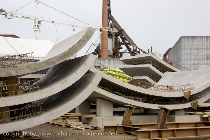 20081120gare_belval_plaza072