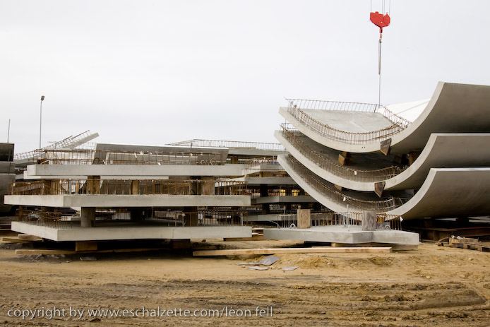 20081120gare_belval_plaza073