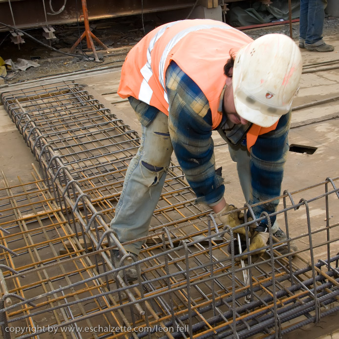 20081120gare_belval_plaza084