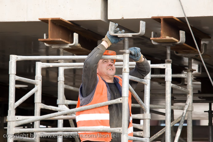 20081120gare_belval_plaza086