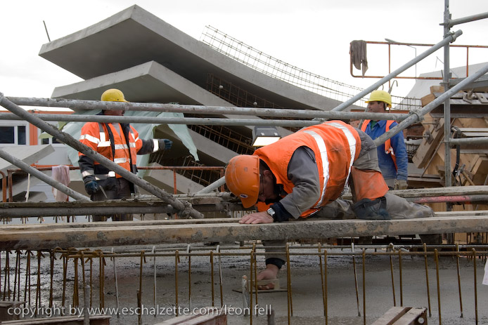 20081120gare_belval_plaza090