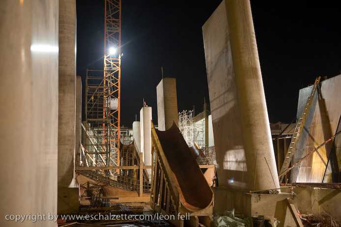 20081120gare_belval_plaza104