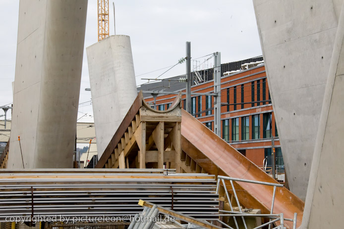 20081220gareplaza007